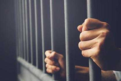 31 yaşlı qadın kafedə qətlə yetirildi - 