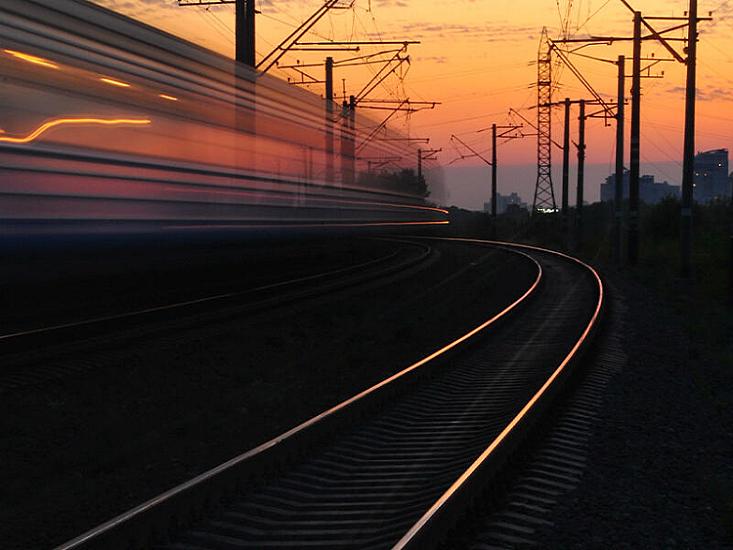 The train connecting the two capitals is returning after ten years.