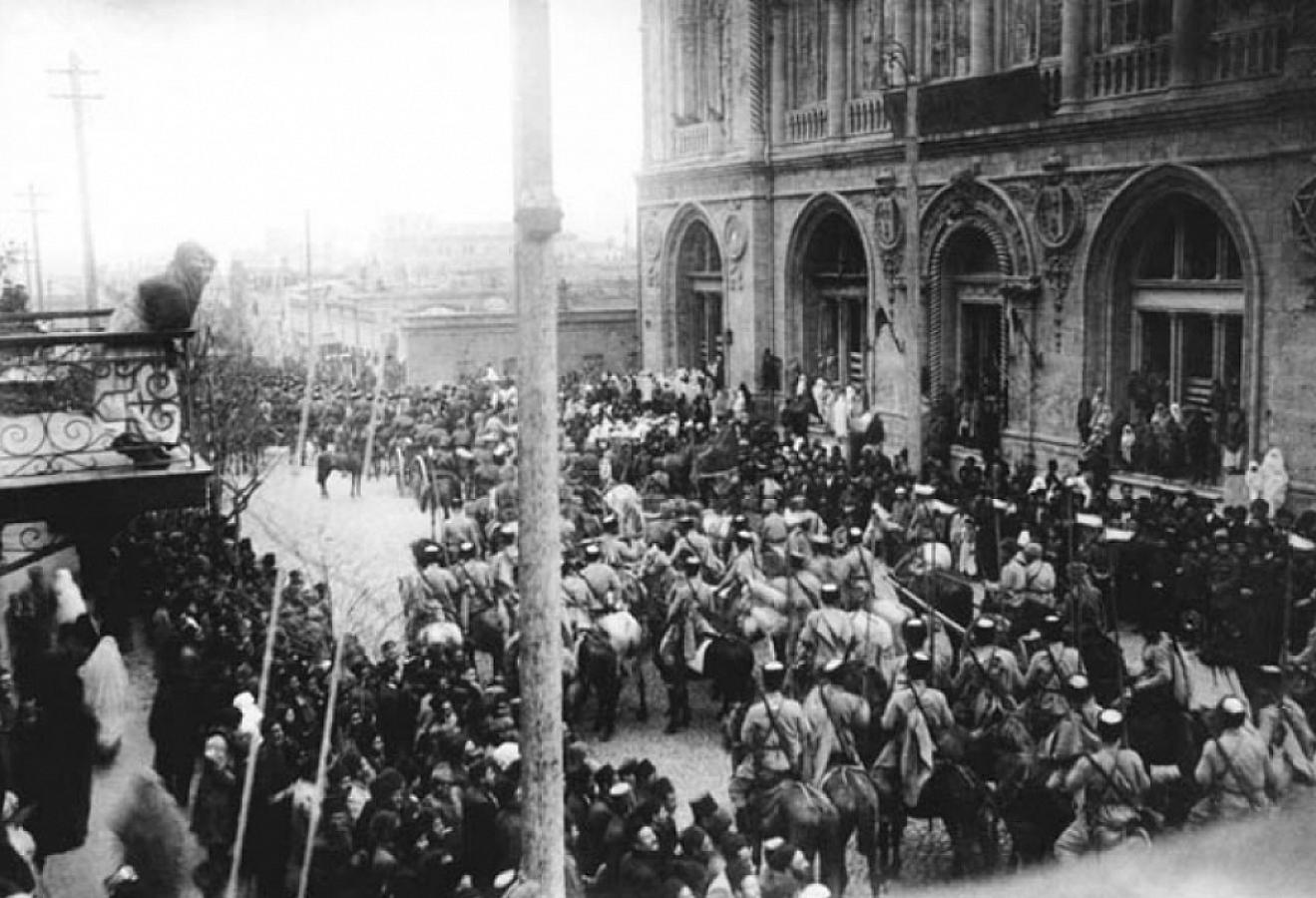 Hansısa bir şarlatan çıxıb bu müqəddəs işlərə ləkə yaxırsa...  