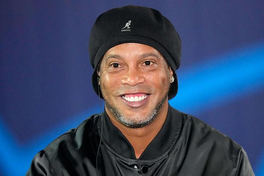 Does Ronaldinho have an illegitimate daughter? - Became a topic with the African footballer's resemblance -