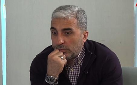 Шутка заслуженного артиста с женихом на свадьбе вызвала смех -