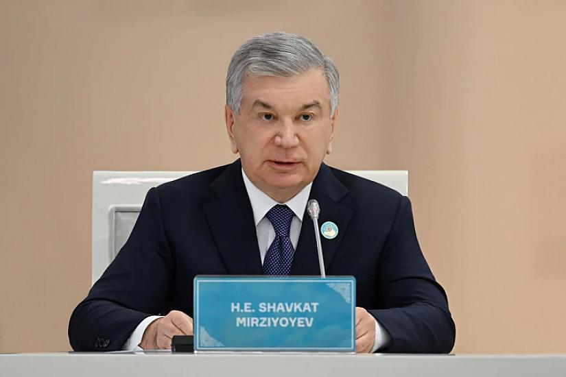 Özbəkistan Prezidenti Şavkat Mirziyoyev 
