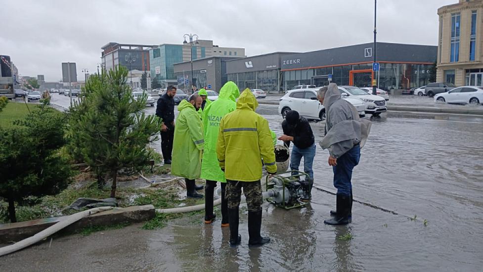 Efforts to eliminate the damages caused by the rains in Baku continue -