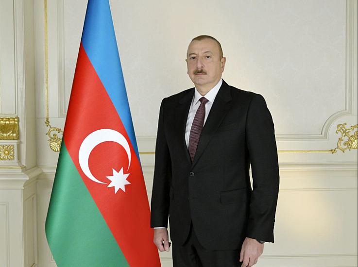 Prezident İlham Əliyev Qazaxıstanın Xalq yazıçısı Oljas Süleymenovu təbrik edib