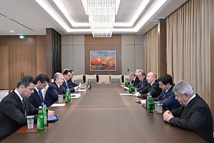 Prezident İlham Əliyev Şavkat Mirziyoyevlə 