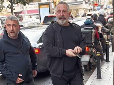 Küçədə Cem Yılmaza sərt reaksiya: “Allah bəlanı versin!” - 