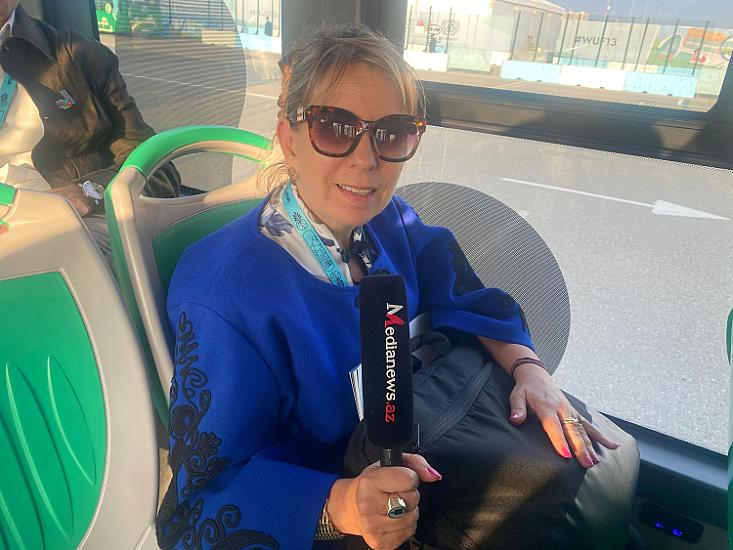 WUF13 iştirakçıları “shuttle” avtobuslardan