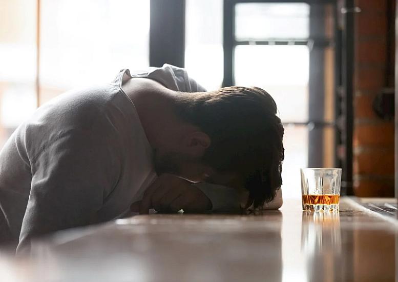 How to determine alcoholism? — Narcologist explained the methods