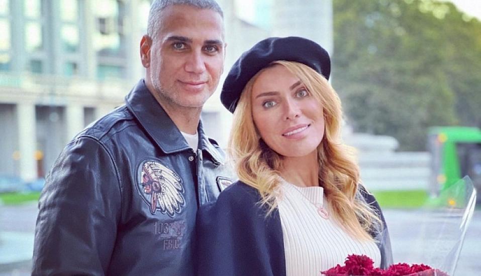 "Sevgini gözəlliyi ilə deyil, şəfqəti ilə 