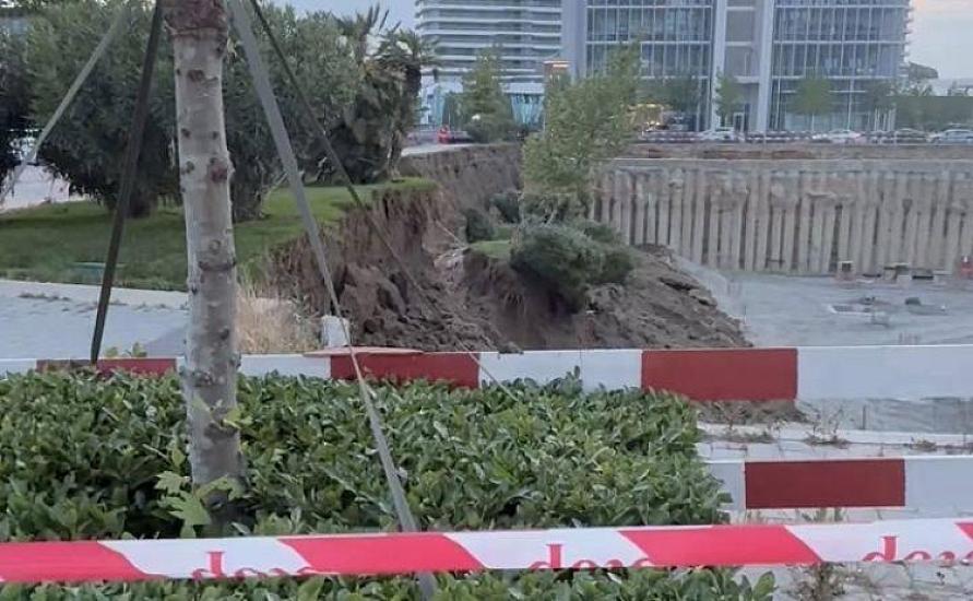 "Ağ Şəhər"də torpaq sürüşməsi oldu - 