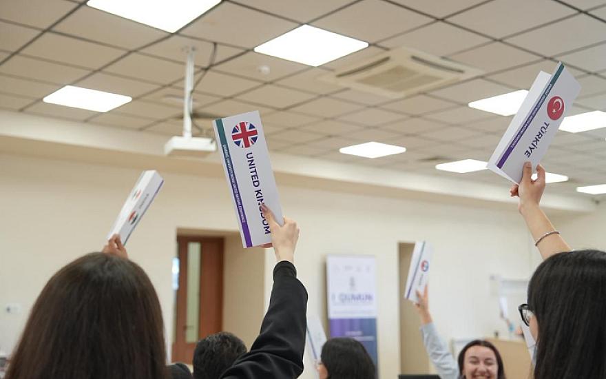 Qarabağ Universitetində xarici tələbələr dünyanın gələcəyini 