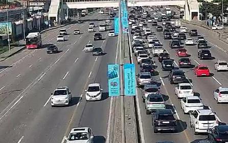 На 9 дорогах пробки -
