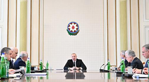 İlham Əliyev müşavirə keçirdi - 