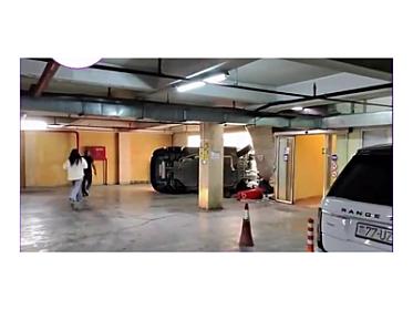 Bakıda yeraltı parkinqində 