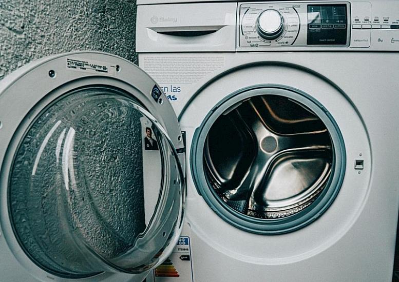 The washing machine should not be cleaned with this famous agent.
