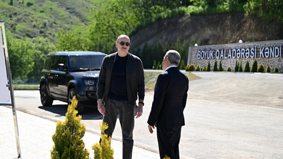İlham Əliyev Şuşanın Böyük Qaladərəsi kəndində görülən işlərlə tanış oldu - 
