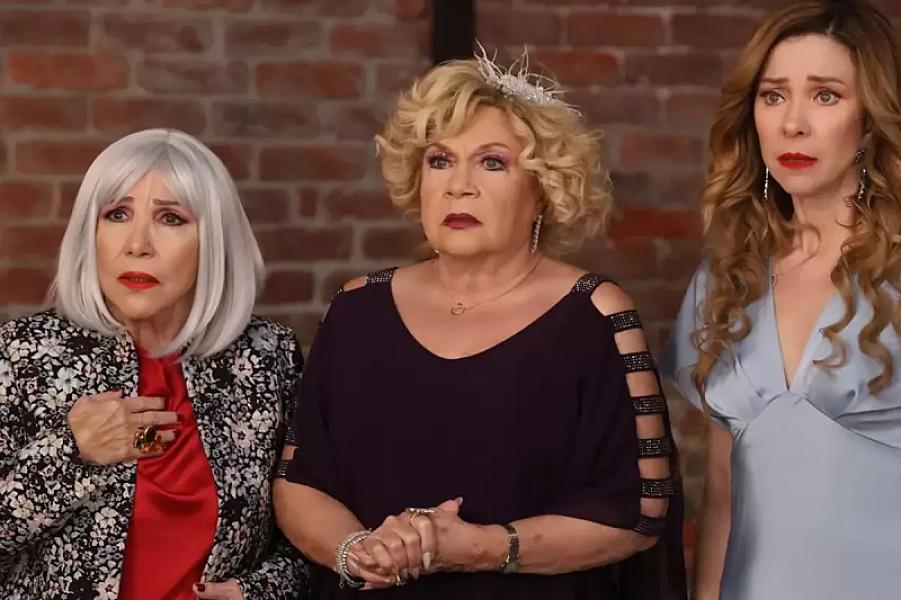 A PHOTO of the actress suffering from cancer was released