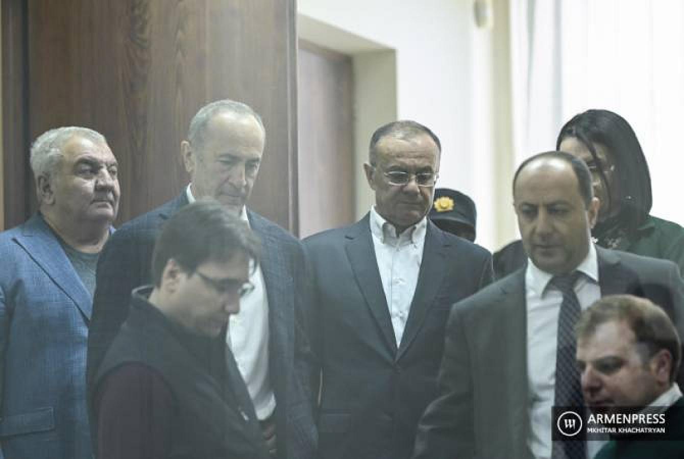 Ermənistandakı revanşistləri hansı güclər danışdırır?