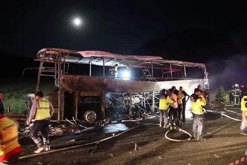 A passenger bus caught fire in Turkey, 8 people including one child died -