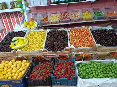 Bazarda mövsümi meyvələr hansı qiymətə təklif olunur? - 