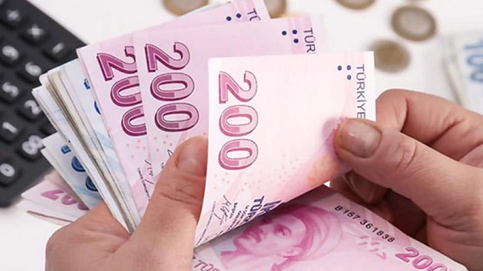 Azərbaycanda qadınlar kişilərdən
