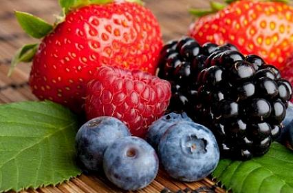Mütəxəssis ən faydalı yay giləmeyvəsini açıqladı