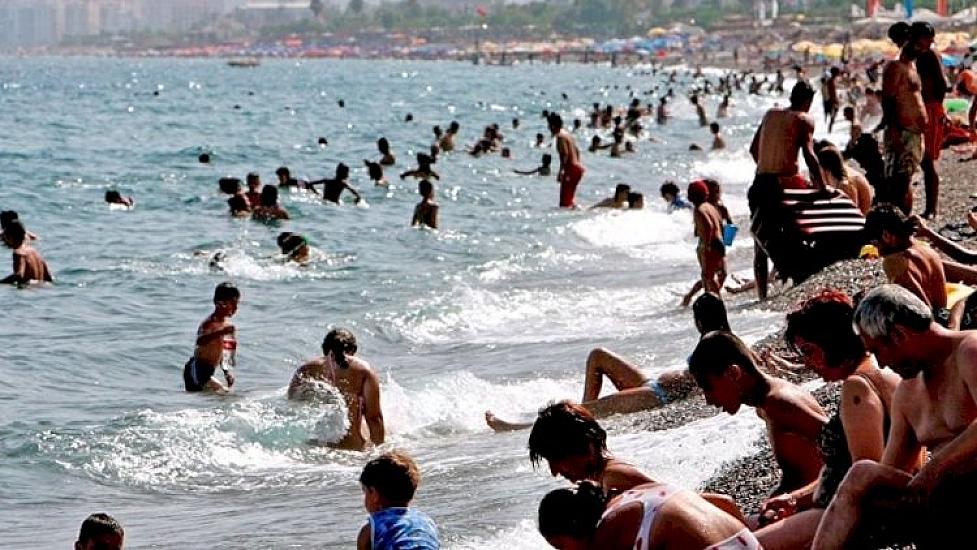 Çimərliklərdə siqaret çəkmək qadağan olunur - 