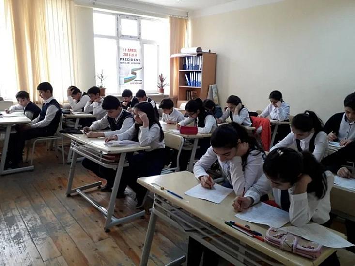 Sabahdan bu məktəblər DİSTANT təhsilə 
