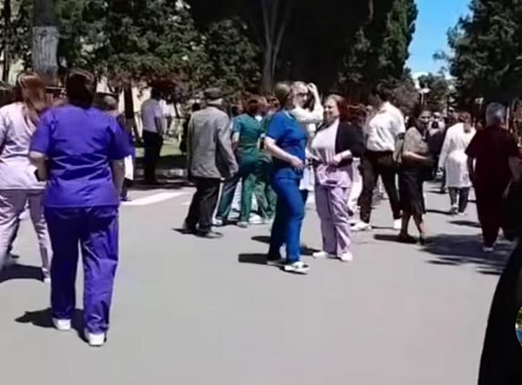 TƏCİLİ: Bakıda xəstəxanada yanğın