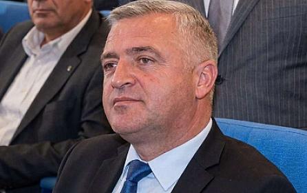 Qalmaqallı məmura 