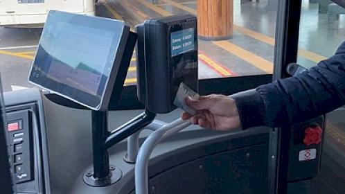 Avtobusa minənləri