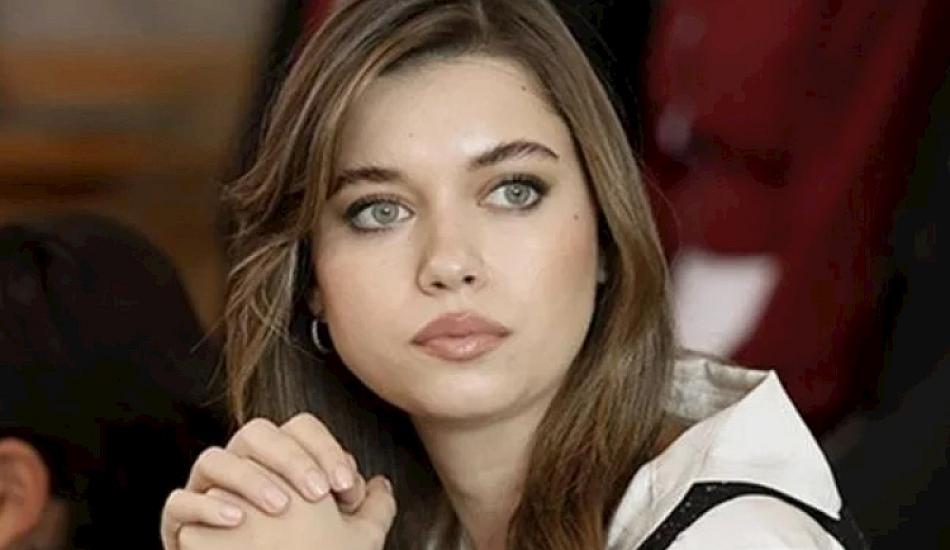 Afra Saraçoğlu sevgilisi ilə — FOTO