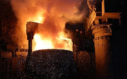 Molten iron spilled onto workers in India -