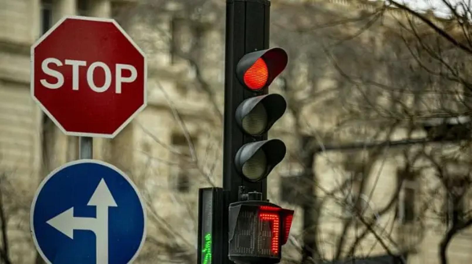 Orta məktəbdə yol hərəkəti qaydaları öyrədilməlidirmi?