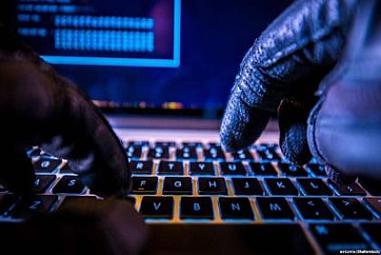 A call came to his phone, 7000 manats were withdrawn from his card -