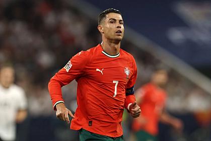 Ronaldo prezidentə forma hədiyyə etdi - 