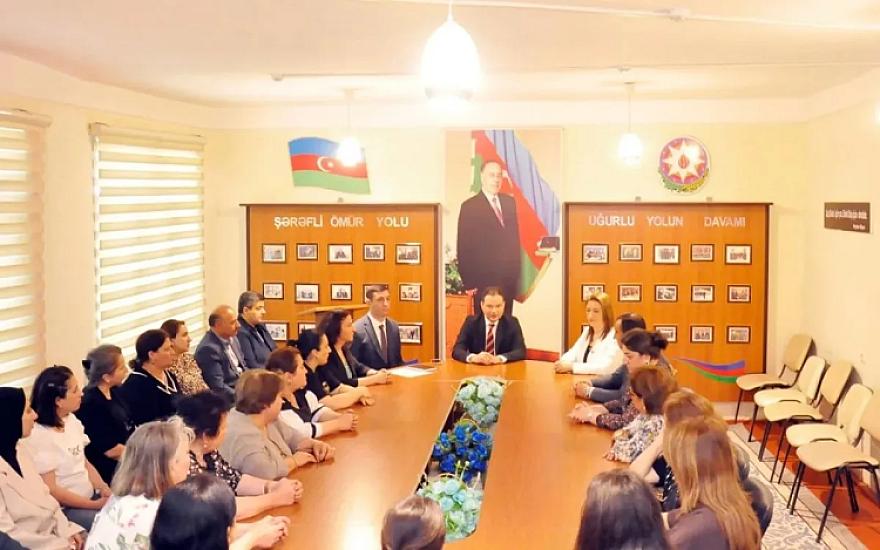 Bu kollecə yeni direktor