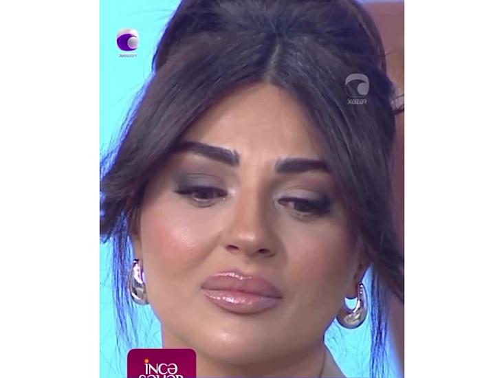 Gülay canlı efirdə ağladı - 
