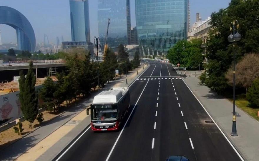 Bu yol 8 Noyabr prospekti ilə 