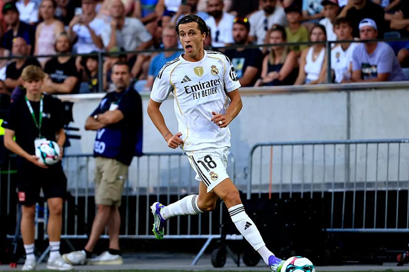"Çelsi" "Real"ın futbolçusunu heyətinə 