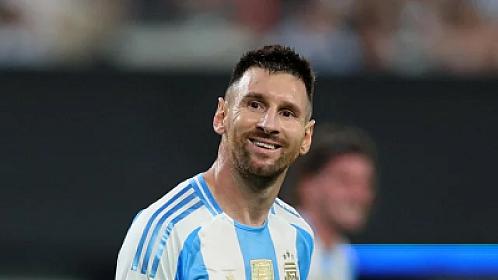 Messi özünü  onunla müqayisə etdi: