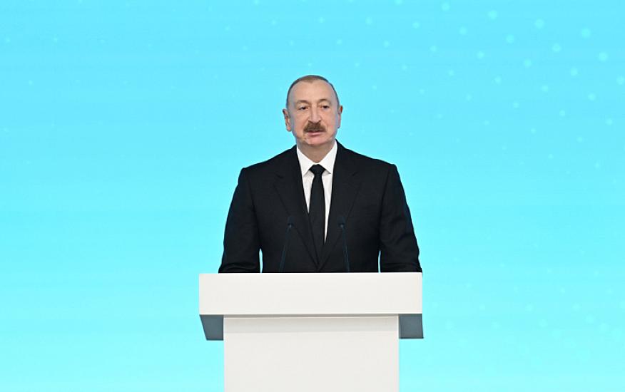 İlham Əliyev Bakıda açılış mərasimində 