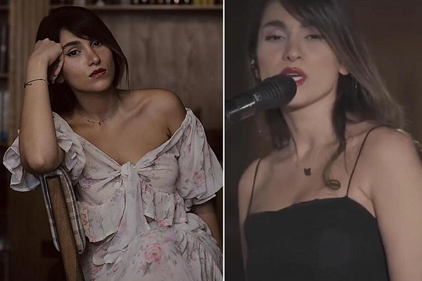 İranda müğənniyə 