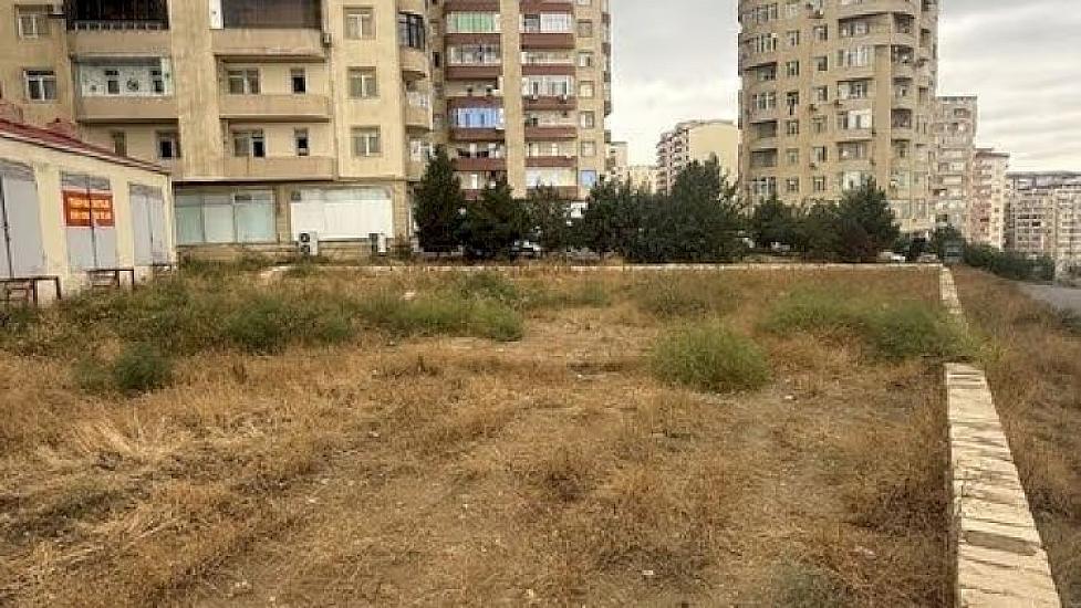 Yasamalda torpaq niyə bahadır? - 