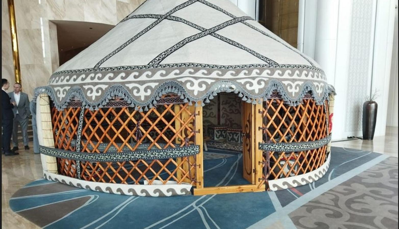 Lüks oteldə 5 ulduzlu, 8 guşəli yurta