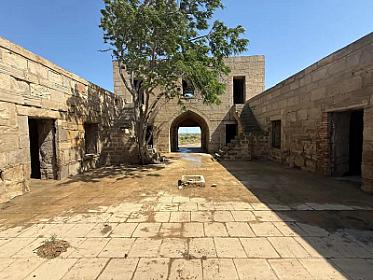 Tarixi karvansaraya qanunsuz müdaxilənin qarşısı alınıb - 