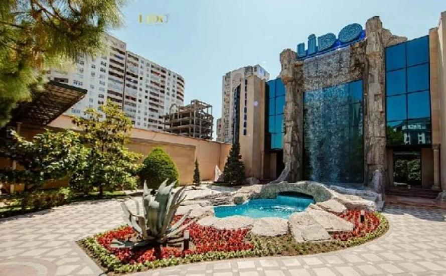 Bakıda restoranda qadın qəfil vəfat etdi