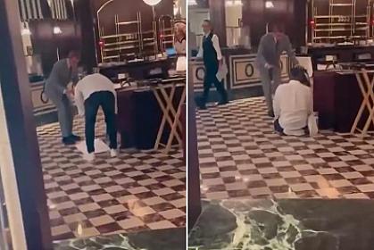 Restoranda namaz qılması mübahisə yaratdı -  
