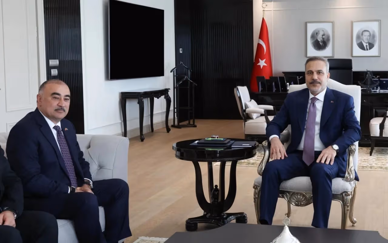 Hakan Fidan Azərbaycanın Türkiyədəki səfiri ilə 