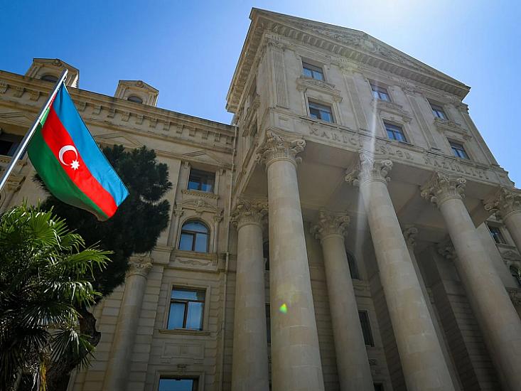 XİN Sloveniyanı Dövlətçilik Günü münasibətilə təbrik edib